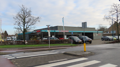 912340 Gezicht op het bedrijfsgebouw van garage Auto Londen (Mauritslaan 2) te De Meern (gemeente Utrecht), vanaf de ...